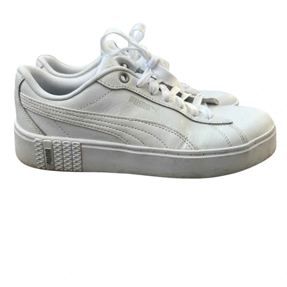PUMA Smash Platform 2V Woman’s Sneaker Size 8